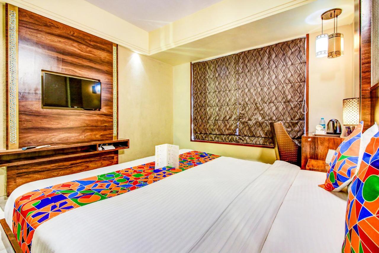 Hotel Crawford Inn Мумбаи Экстерьер фото